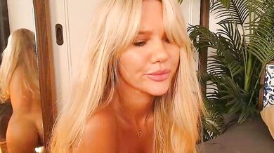 Alicenetflix: Sensual Alicenetflix moans while being a fiery delight to watch