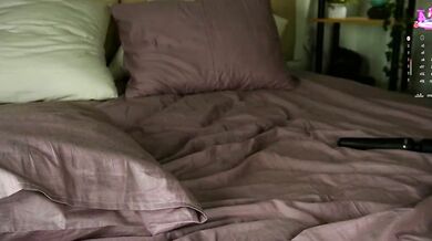 Watch Jasminestea's cam show - a lustful amateur caught on camera!