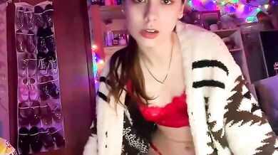 Watch Julesluv's stunning body in this captivating video - Mesmerizing Decolletage & Stunning Encouragement!