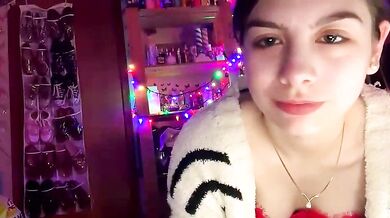 Watch Julesluv's stunning body in this captivating video - Mesmerizing Decolletage & Stunning Encouragement!