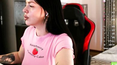 CallMe_eva_ - Virtual recording of her surrendering beauty