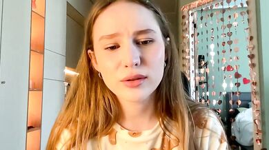 Whoisalisa's seductive curves will blow your mind in this steamy video