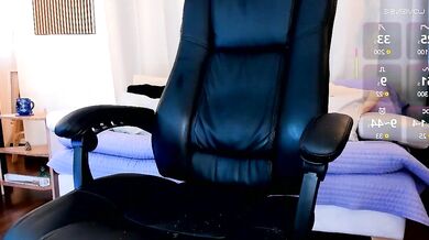 Ivy Love33's mesmerizing buttocks captivate you in this hot video