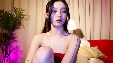 Sarasuo's Delectable Curves: A Nude Recording of a Lovely Enchantress and Her Lovely Descolle