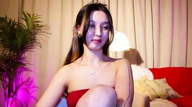 Sarasuo's Delectable Curves: A Nude Recording of a Lovely Enchantress and Her Lovely Descolle