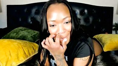 Nicolesolace gets down and dirty with her favorite toys - Interactive Ebony Jerk Off Instruction