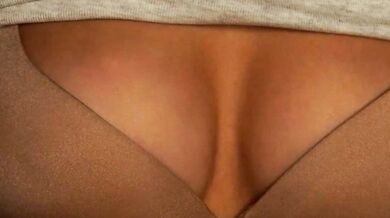 Watch Emilybatee's stunning buttocks and insatiable influencer skills in hot nudes