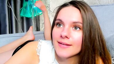 Lorettadunnell's seductive curves get a fiery satisfaction in this steamy video