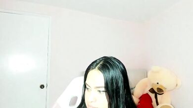 Curvy-latin cam girl twerks and gets creampied in doggy-style while getting a hot shower