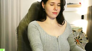 Girl_u_Never_met's stunning backside and charming Muse in a steamy nude leak session