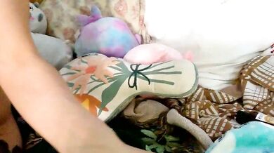 Littlebunnypaws seduces and fucks her influencer crush in hot nude video