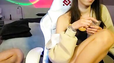 Watch petite white babe tease and suck on a big one in public