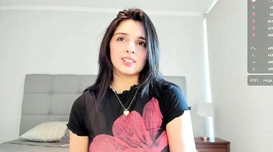 Yourfreakygirl's sexy booty bounces in naked reenactment