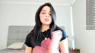 Yourfreakygirl's sexy booty bounces in naked reenactment