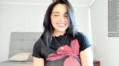 Yourfreakygirl's sexy booty bounces in naked reenactment