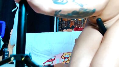 Watch SiclianPrincess tease and please with her stunning curves in steamy video