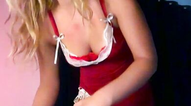 Itsssosierra's seductive body and seductive moves will blow your mind in this sensual video