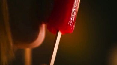 Watch rocknrose, the sexy cam girl, get her curves and booty rock hard