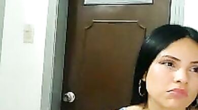 Annabliss_Tw strips, teases & gets oiled up for a wild striptease with her big-ass-doggy-