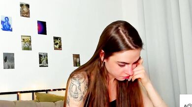 Tiffany Loong's amazing curves and fiery lips will make you beg for more