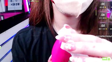 Lion_______ records herself in HD upskirt video, featuring young Asian tomboy in heels