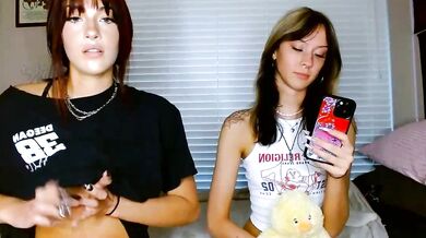 Raycarterr: The ultimate influencer's naked cam show