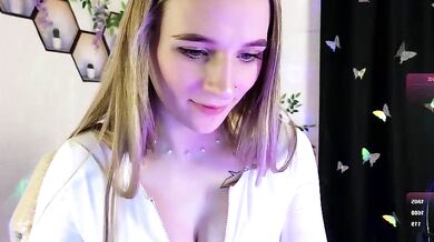 Watch Elsa_wow's insane goal and sluts in this hot cam video