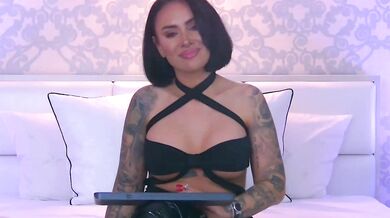 Watch TheaNoire tease and finger her way through a steamy striptease-cum-slamming session!