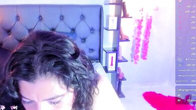 Latina BBW MeYLAGIA twerks & sucks topless in hot Colombian video