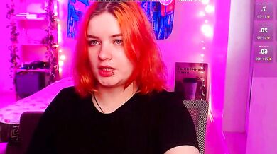 Cherry_night666 seduces with her stunning body and records herself on Web stream