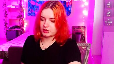 Cherry_night666 seduces with her stunning body and records herself on Web stream