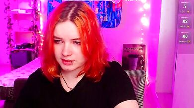 Cherry_night666 seduces with her stunning body and records herself on Web stream