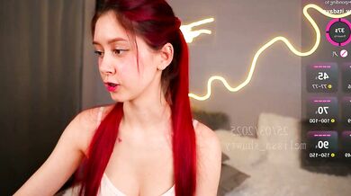 Watch Melissa_shawty, the Energetic entertainer, tease and reveal her juicy rear end