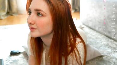 Watch Lynnalltop's mesmerizing body and perfect booty in this steamy video of Angelic seductress