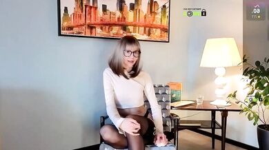 Your_dream_alice - Intense cam show with captivating curves and hungry arousals
