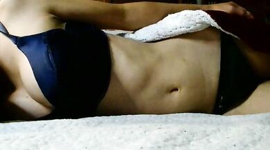 Watch the petite Mexican teen, Mini_Petite, give an erotic-dance with her dildo and fisting skills!