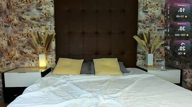 Taylor_Blush's seductive curves and ravishing booty get leaked on the internet