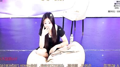 XG_GH123's wild cam show: Asian camgirl twerks and gets nailed in various positions!