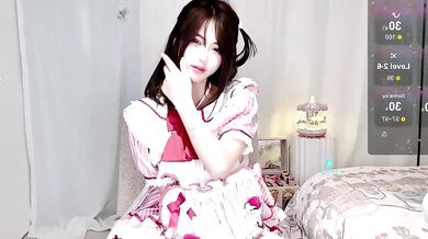 Watch petite Asian babes flash their fingers and dirty-talk while playing with dildos and vibrators