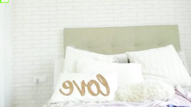 BarbiePrincess gets a sensual rubdown & erotic massage