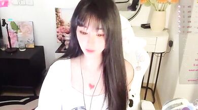 Milla-z oils up and gives a romantic Asian blowjob on cam