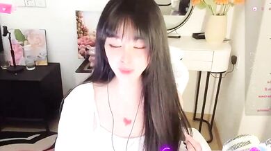 Milla-z oils up and gives a romantic Asian blowjob on cam
