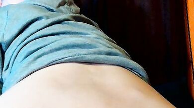 Watch Daddyshairypits in a role-play with her petite milfs in a hairy-armpit handjob-deepthroat