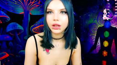 Merciabawden's steamy stream: A sizzling hot influencer and her insatiable streamer