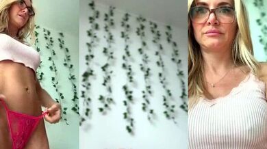 MessyNastyQueen's naughty anal play with dildos & vibrators in hot upskirt video