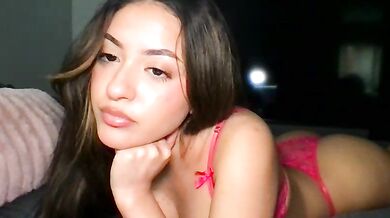 BabbyJacks satisfies her throbbing desires with a sensual solo show