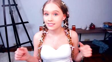 S1ren_s0ng's mesmerizing curves captivating on cam - a webcam snapshot