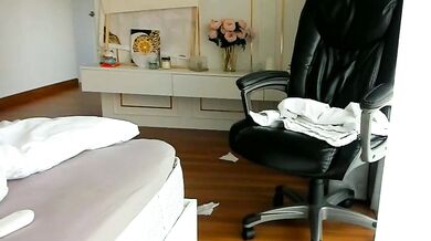 Smurf19 goes wild with her cam and reveals her amazing curves