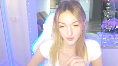 Virtual stream of fiery passion: Talented Cam Slut's nude leak & stream of love