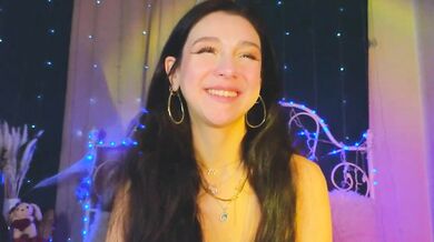Watch funny_whotsss tease and pleasure her gluteus while revealing her Radiant glory